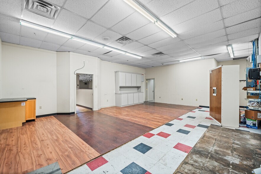 More Photos Of 4519 50th St, Lubbock Storefront For Lease