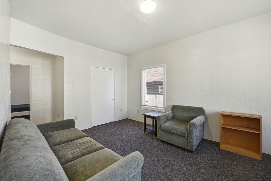 More Photos Of 2466 Virginia St, Berkeley Dormitory For Sale