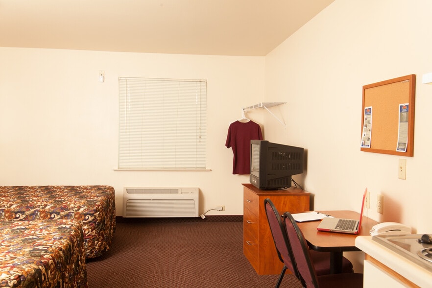 More Photos Of 7958 Interstate 35 Access Rd, San Antonio Hotel For Sale