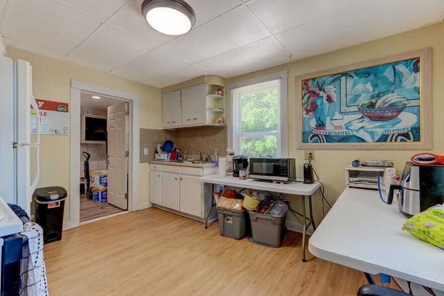 More Photos Of 529 Boyd St, Reidsville Office For Sale