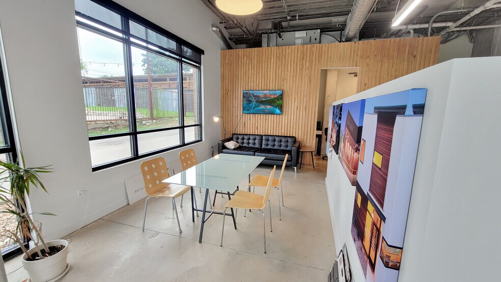 More Photos Of 1212 Chicon St, Austin Storefront Retail Office For Lease