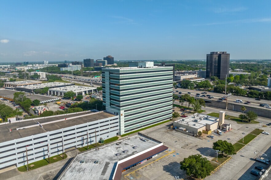 More Photos Of 400 N Sam Houston Pky E, Houston Office For Lease