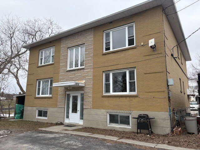 More Photos Of 28 McColl St, Trenton Apartments For Sale