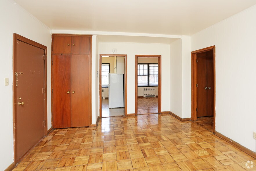 More Photos Of 3333 Grand Ave, Des Moines Apartments For Sale