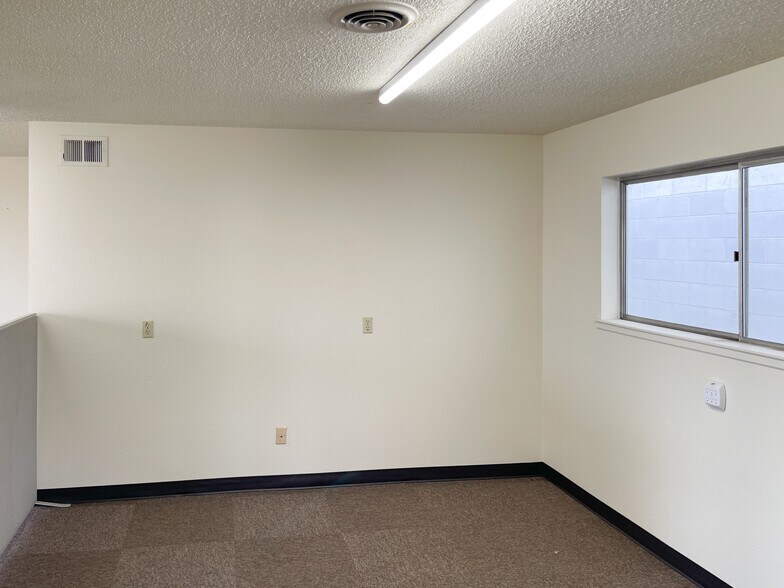 More Photos Of 710 S Oregon St, Ontario Office For Lease