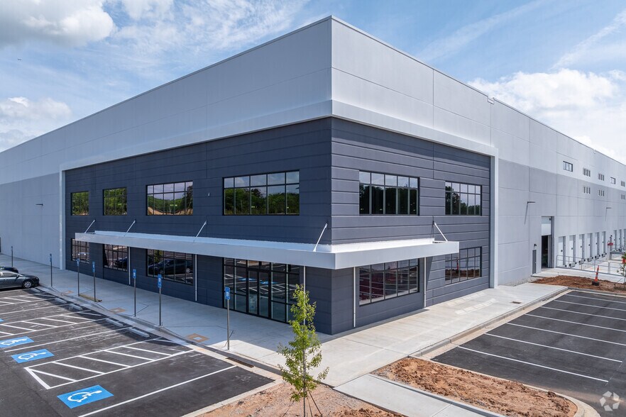 More Photos Of 1365 E Hightower Trl, Social Circle Unknown For Lease