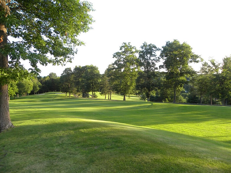 More Photos Of 9 Rose Hill Rd, Portland Golf Course Driving Range For Sale
