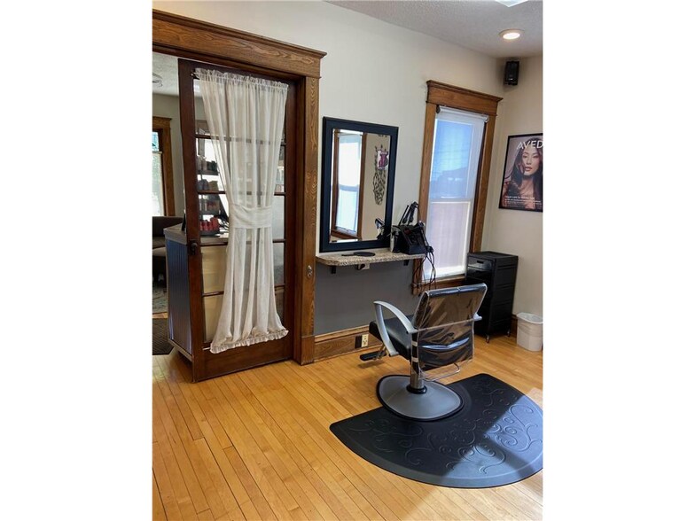 More Photos Of 1017 1st Ave NE, Little Falls Freestanding For Sale