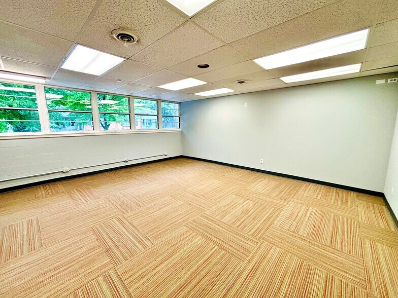 More Photos Of 1701 S Campbell Ave, Springfield Office For Sale