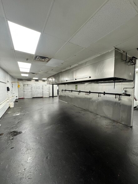 More Photos Of 149-18 Guy R Brewer Blvd, Jamaica Warehouse For Sale