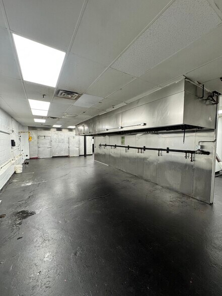 More Photos Of 149-18 Guy R Brewer Blvd, Jamaica Warehouse For Sale