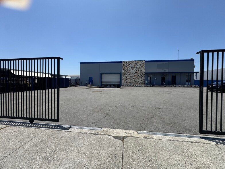 More Photos Of 6111 Scott Way, Commerce Warehouse For Lease