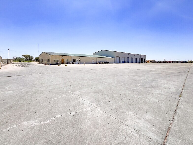 More Photos Of 3201 W Murphy St, Odessa Warehouse For Sale