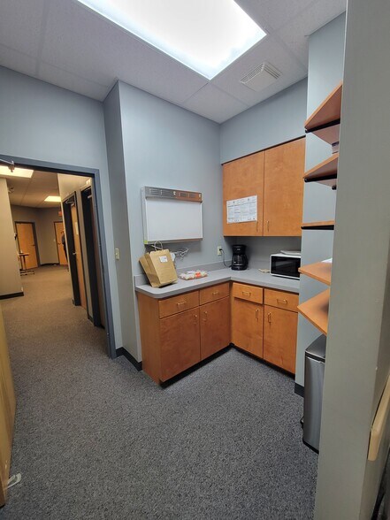 More Photos Of 1288 S Governors Ave, Dover Medical For Sale
