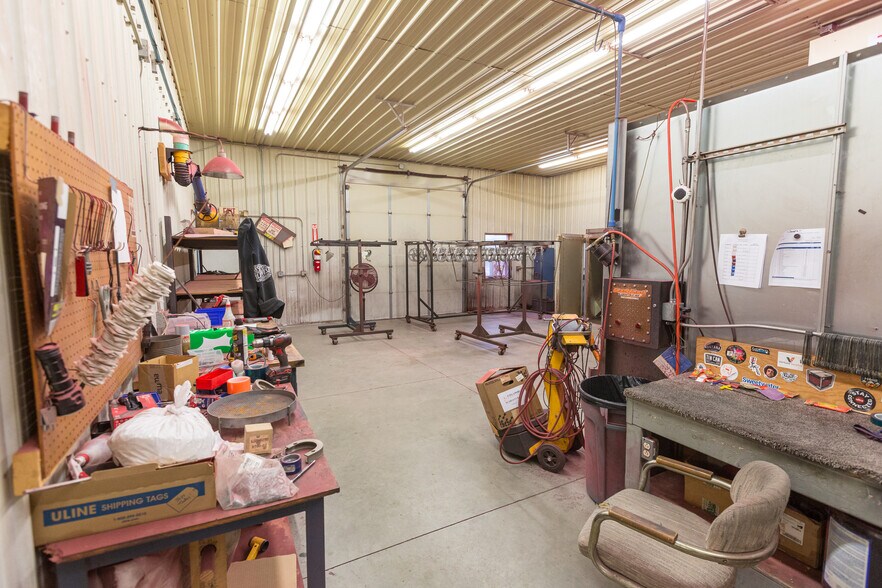 More Photos Of 497 Stevensville Airport Rd, Stevensville Warehouse For Sale