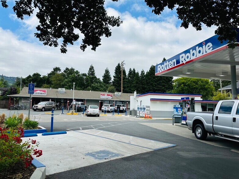 More Photos Of 1487 Danville Blvd, Alamo Freestanding For Lease