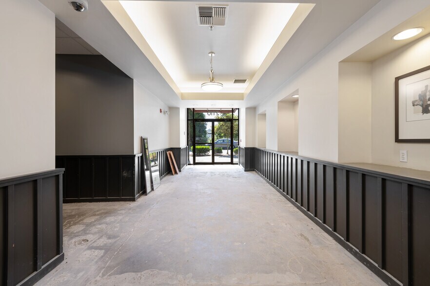 More Photos Of 2100-2110 N Pacific St, Seattle Office For Sale