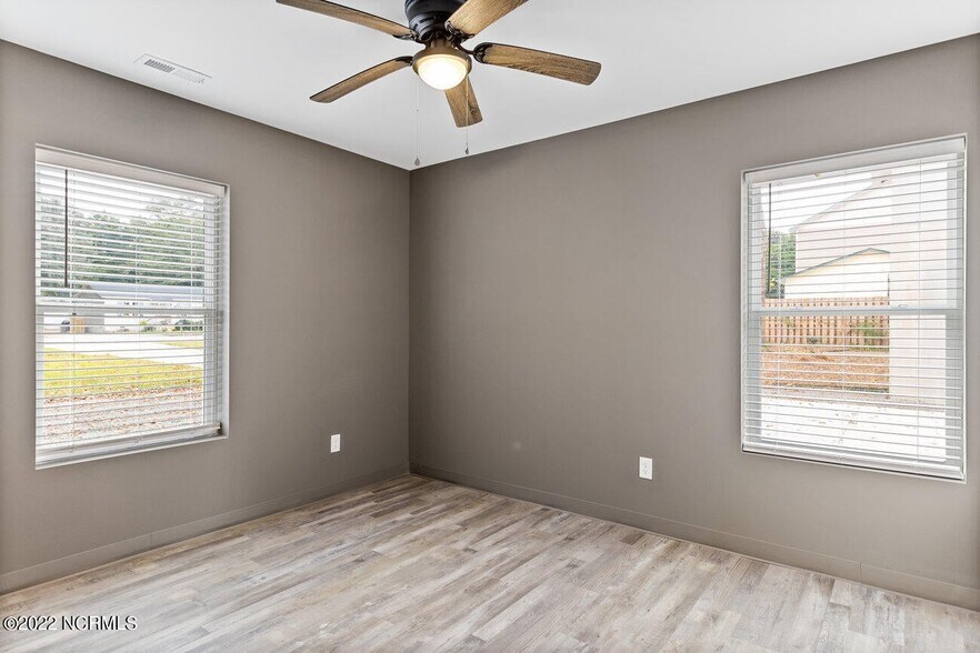 More Photos Of 5049 Park Ave, Wilmington Multifamily For Sale