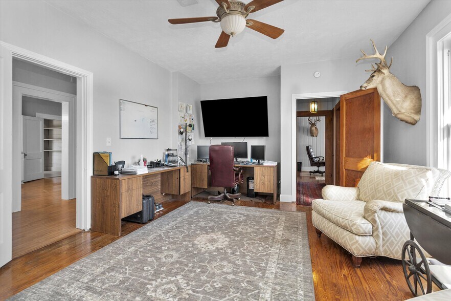 More Photos Of 13801 Liberty St, Montgomery Office Residential For Sale