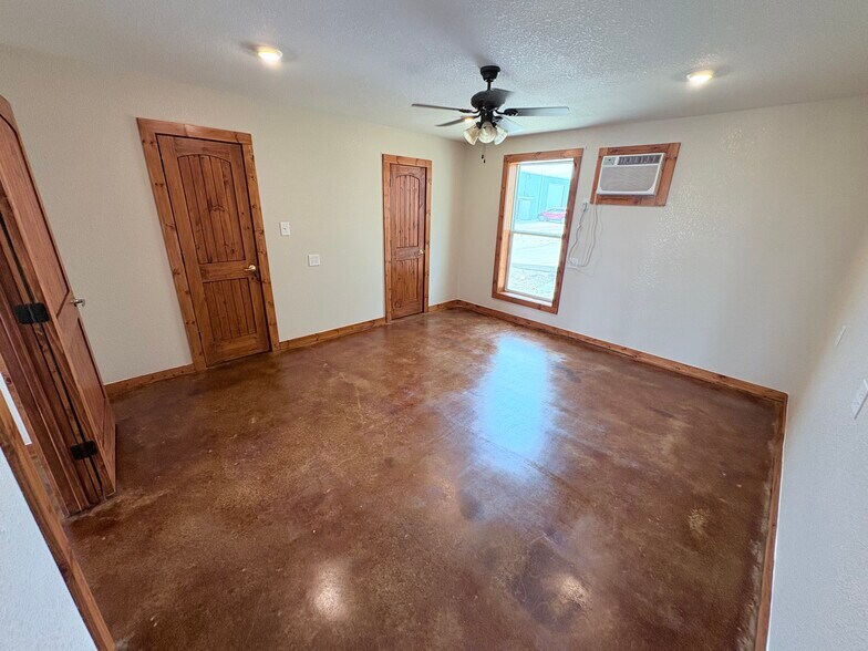 More Photos Of 3980 Old Lorena Rd, Lorena Office For Lease