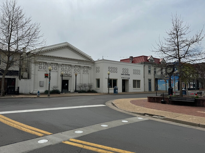 More Photos Of 305-307 E Main St, Front Royal Office For Sale