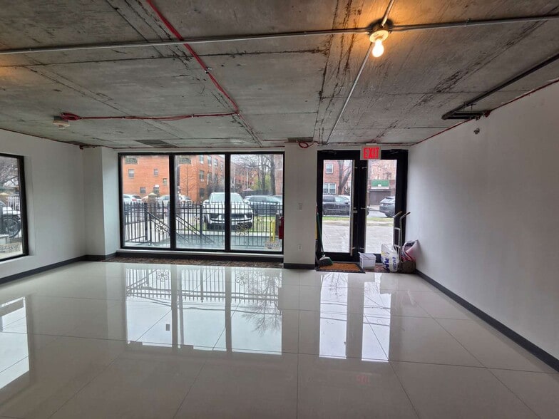 More Photos Of 14712 Roosevelt Ave, Flushing Apartments For Lease