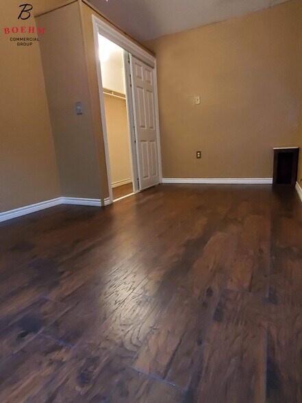 More Photos Of 138 Grey Moss Ct, Ingram Apartments For Sale