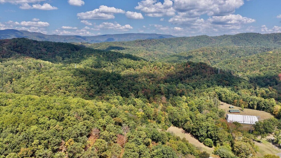 More Photos Of 158 Academy Lane Dr, Pence Springs Hotel For Sale