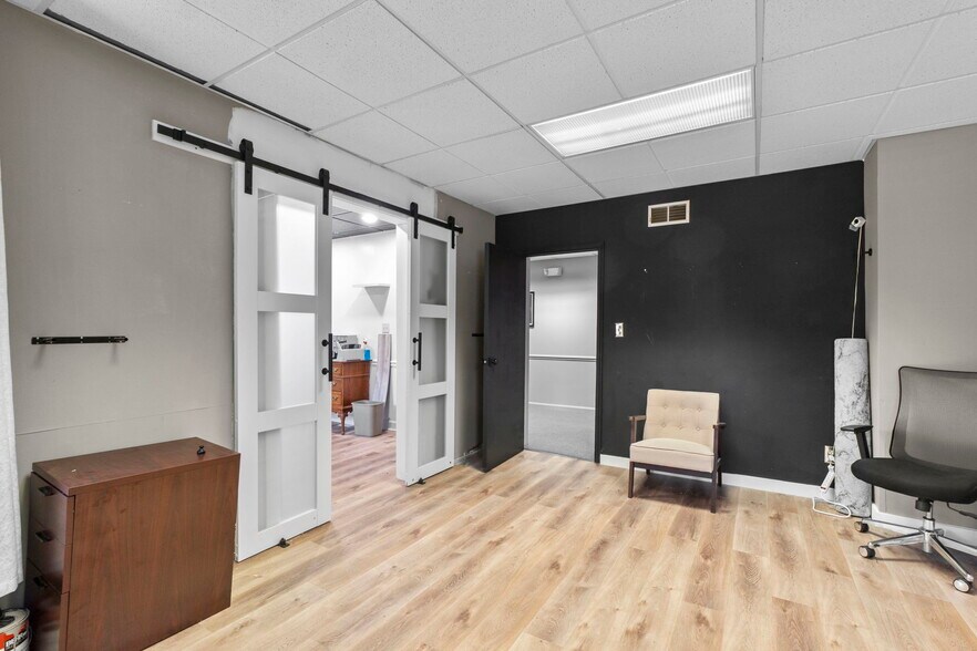 More Photos Of 300 Allegheny Ave, Towson Office For Sale