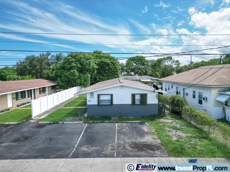 More Photos Of 404 NE 4th St, Pompano Beach Multifamily For Sale