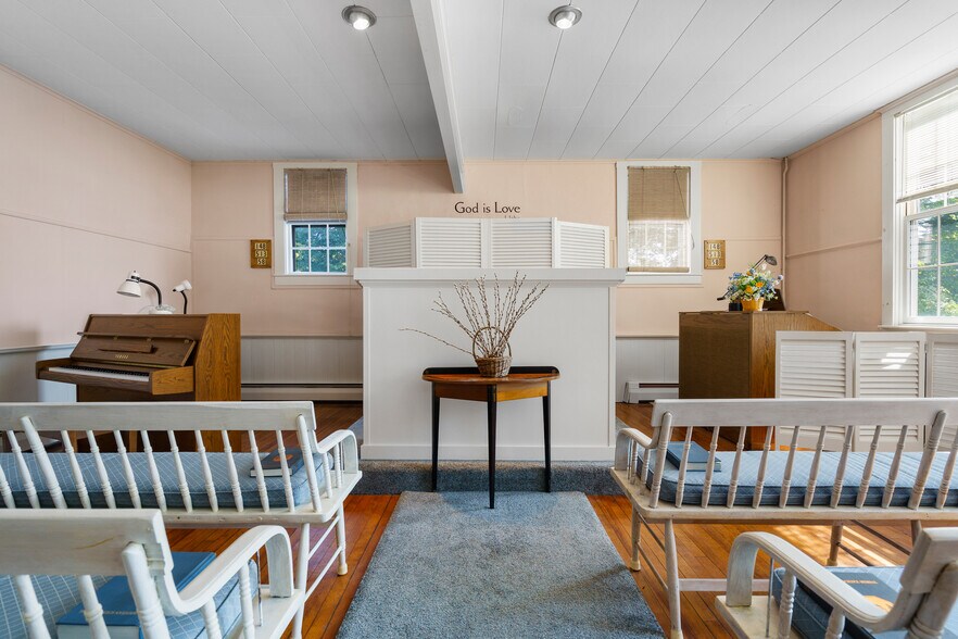 More Photos Of 25 Oak St, Boothbay Harbor Specialty For Sale