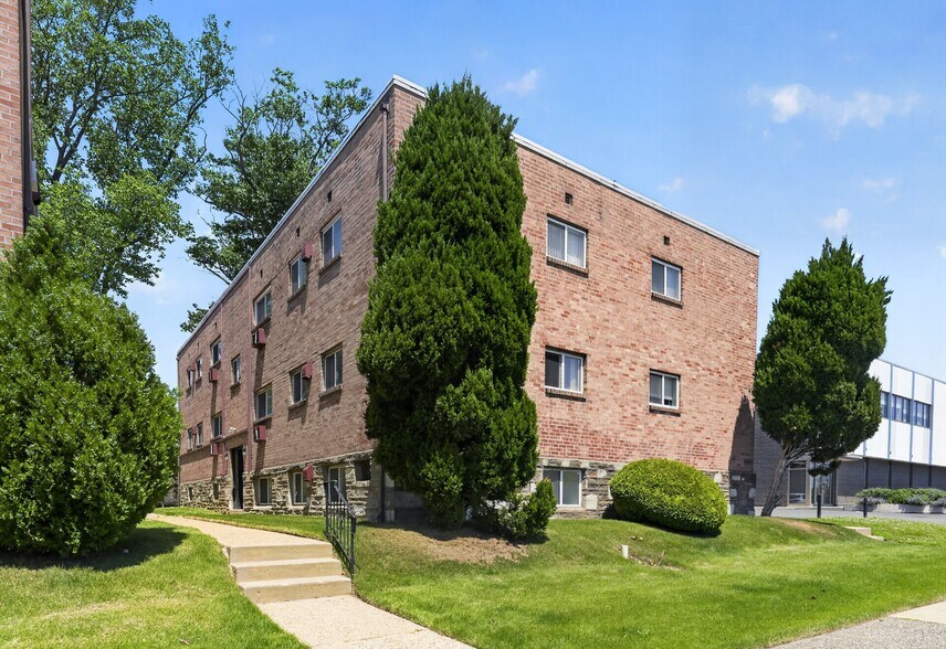 More Photos Of 9400-9430 Roosevelt Blvd, Philadelphia Apartments For Sale