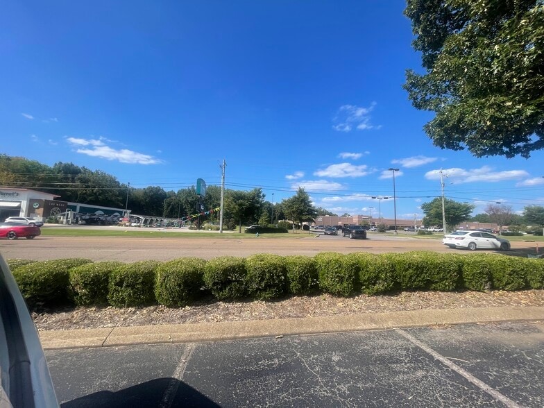 More Photos Of 84 W University Pky, Jackson General Retail For Sale