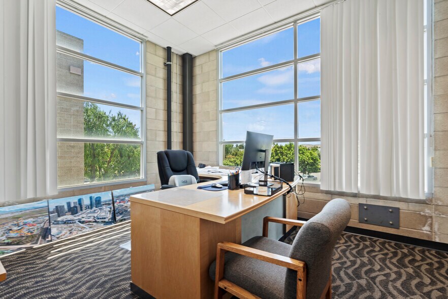 More Photos Of 8911 Research Dr, Irvine Office For Lease