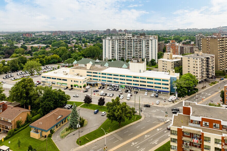 More Photos Of 5501-5579 Av Westminster, Cote-St-Luc Office Residential For Lease