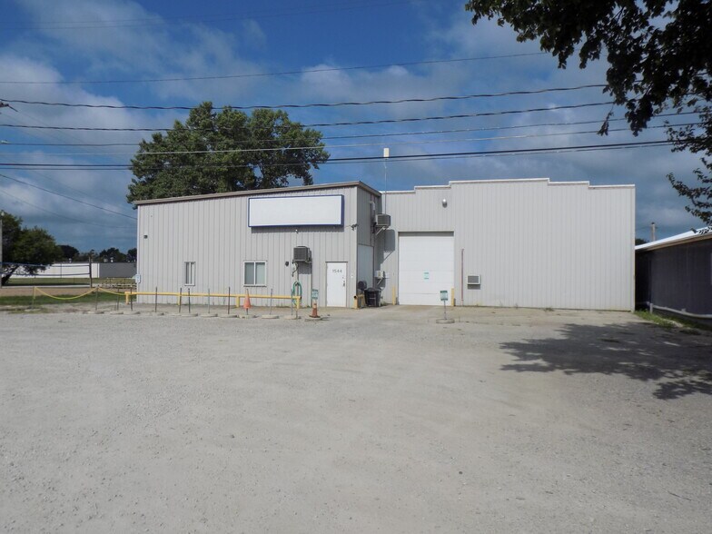 Primary Photo Of 1544 S Main St, Ottawa Distribution For Sale
