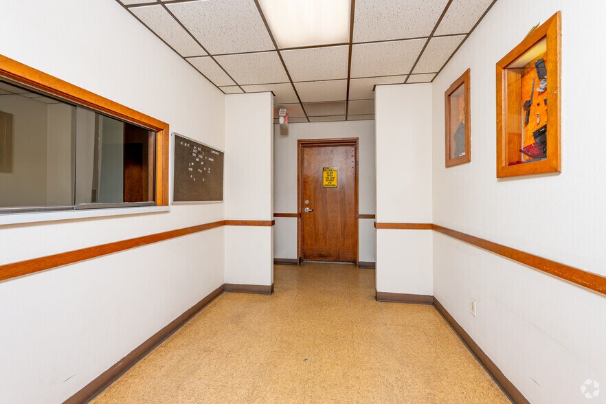 More Photos Of 25-45 Rutter St, Rochester Warehouse For Lease