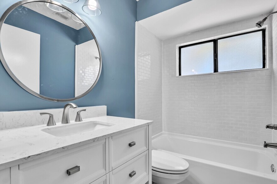 More Photos Of 208 Hopkins St, Neptune Beach Multifamily For Sale