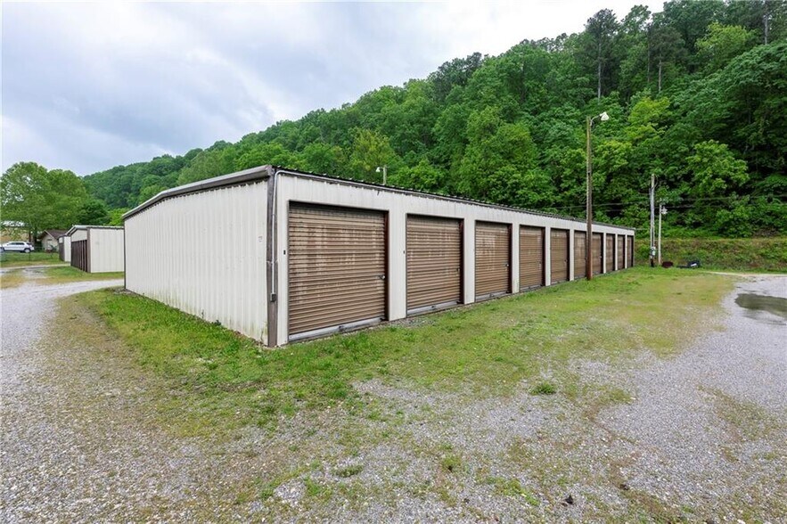 More Photos Of 450 Pinion Dr, Bella Vista Self Storage For Sale