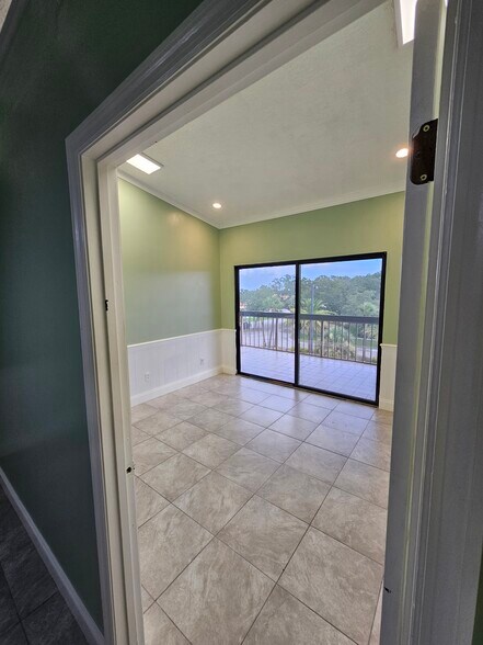 More Photos Of 2210 S Front St, Melbourne Office For Lease