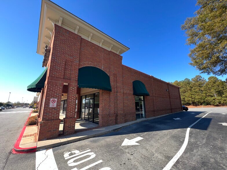 More Photos Of 3605 Sandy Plains Rd, Marietta Storefront For Lease