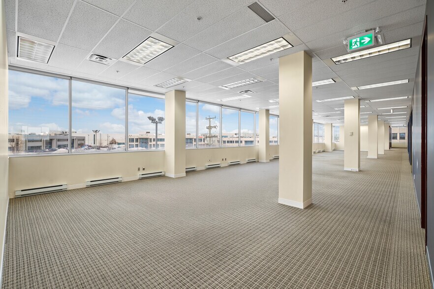More Photos Of 8585 Rte Transcanadienne, Montréal Office For Lease