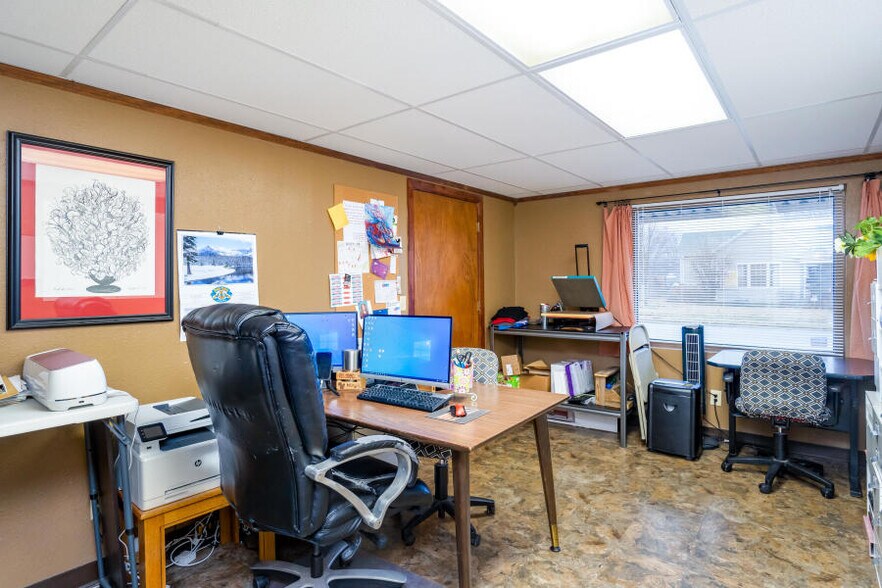 More Photos Of 2127-2129 W College St, Springfield Loft Creative Space For Sale