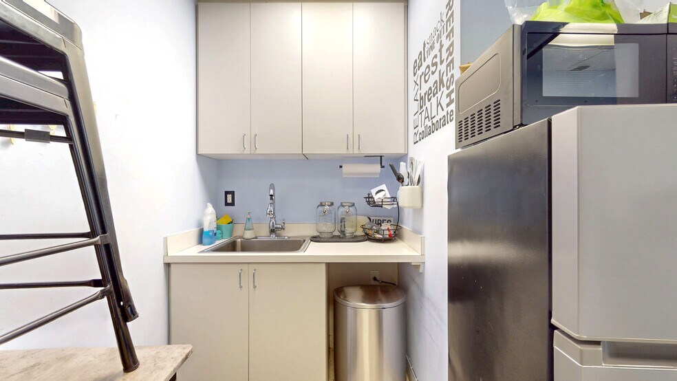 More Photos Of 124 Hebron Ave, Glastonbury Office For Lease