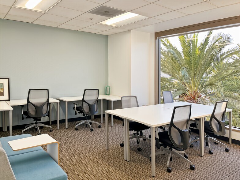 More Photos Of 300 Spectrum Center Dr, Irvine Coworking Space