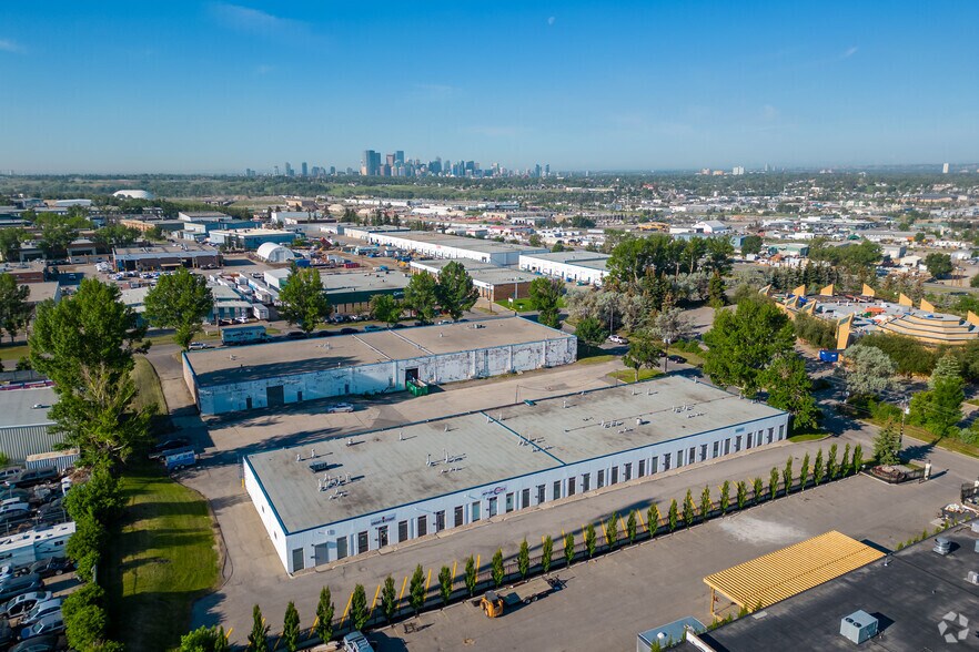 More Photos Of 4620-4640 11 St NE, Calgary Warehouse For Lease