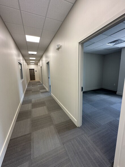 More Photos Of 771-787 SE Summit Dr, Decatur Unknown For Lease
