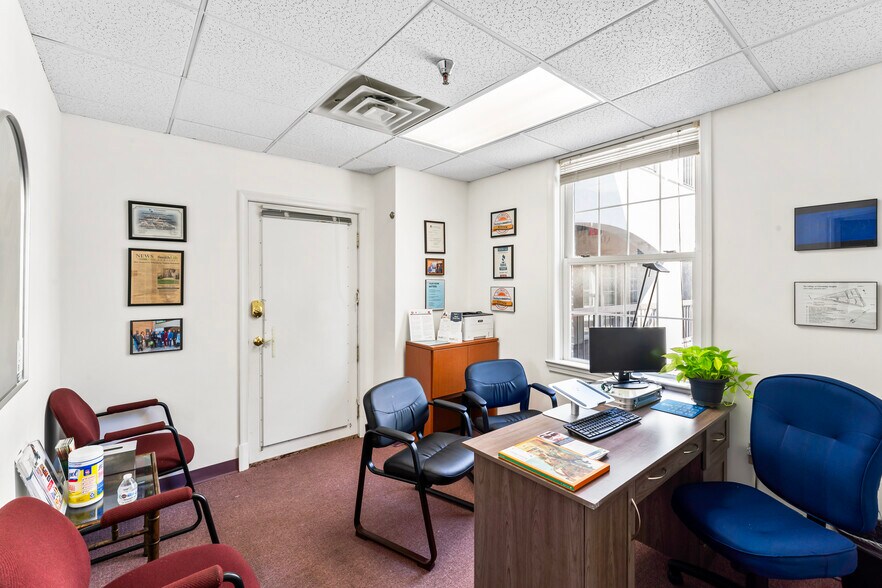 More Photos Of 4600 N Park Ave, Chevy Chase Medical For Sale