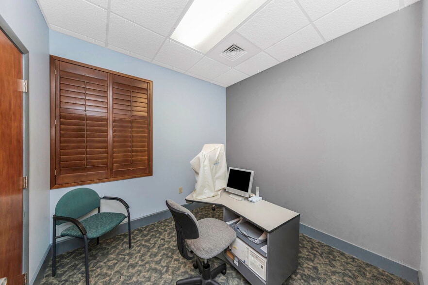 More Photos Of 2346 Drew St, Clearwater Office For Sale