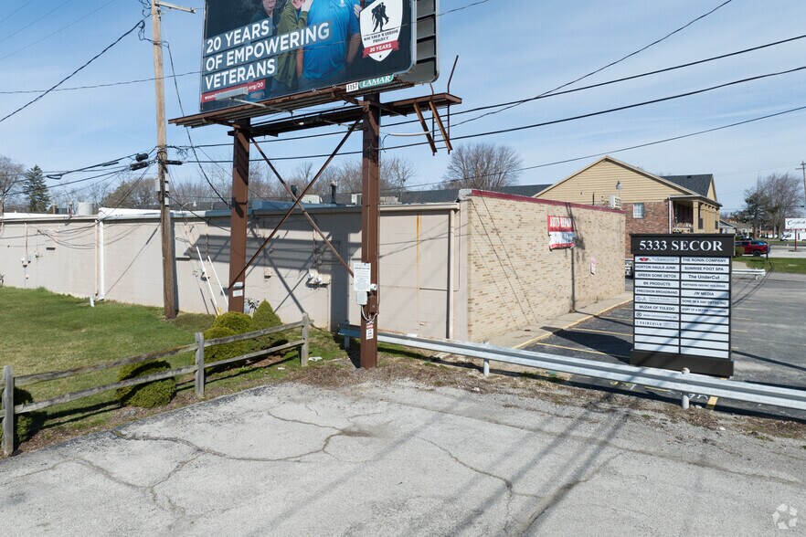 More Photos Of 5333 Secor Rd, Toledo Light Manufacturing For Lease